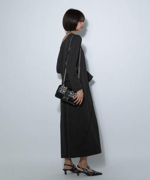 PAGEBOY(ページボーイ)の「サンドヴィンテージキリカエロングスリーブワンピース(長袖) 【ボートネック・ワンショルダー対応】(ワンピース・レディース・ブラウン/ブラック/グレー・SMALL/LARGE/MEDIUM)」の15枚目の写真
