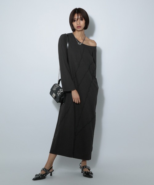 PAGEBOY(ページボーイ)の「サンドヴィンテージキリカエロングスリーブワンピース(長袖) 【ボートネック・ワンショルダー対応】(ワンピース・レディース・ブラウン/ブラック/グレー・SMALL/LARGE/MEDIUM)」の13枚目の写真