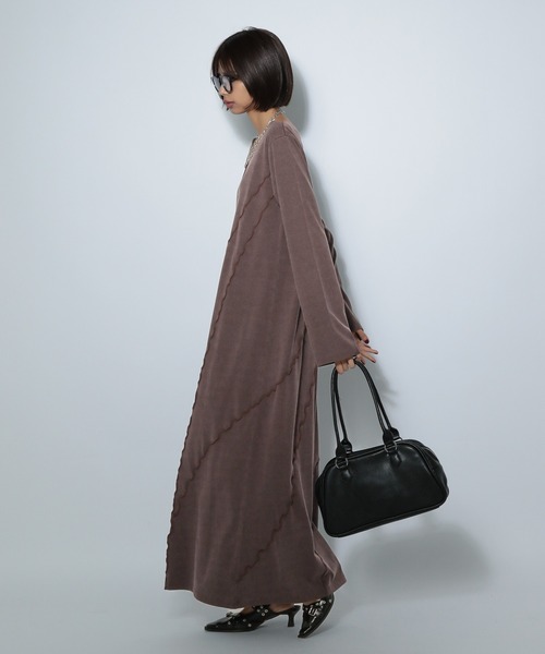PAGEBOY(ページボーイ)の「サンドヴィンテージキリカエロングスリーブワンピース(長袖) 【ボートネック・ワンショルダー対応】(ワンピース・レディース・ブラウン/ブラック/グレー・SMALL/LARGE/MEDIUM)」の22枚目の写真
