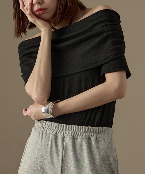 Fashion Letter(ファッションレター)の「2way オフショルダー リブカットソー(Tシャツ/カットソー・レディース・モカ/ブラック/グレイッシュベージュ/アイボリー・FREE)」の21枚目の写真