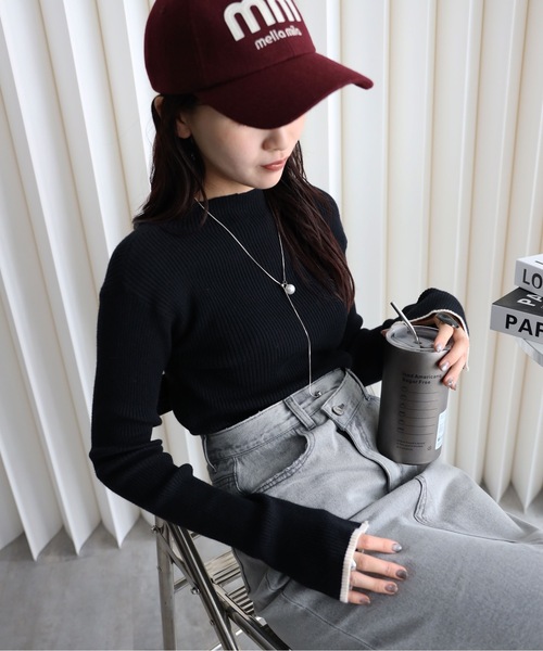 YENNA（イェンナ）の「袖配色スリットリブハイネックニット（ニット/セーター・レディース・ホワイト×ブラック/グレイッシュベージュ/アイボリー/ブラック/ブラウン・FREE）」の19枚目の写真