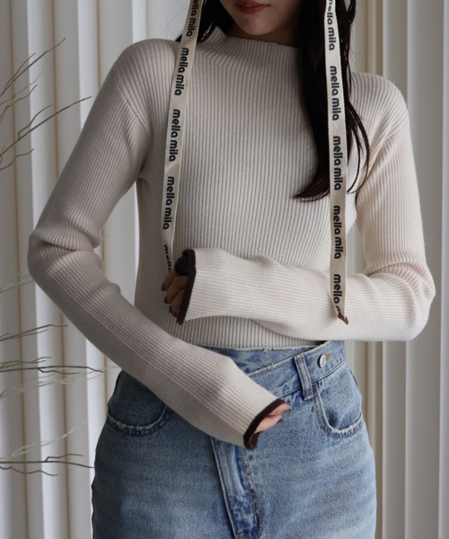 YENNA（イェンナ）の「袖配色スリットリブハイネックニット（ニット/セーター・レディース・ホワイト×ブラック/グレイッシュベージュ/アイボリー/ブラック/ブラウン・FREE）」の11枚目の写真