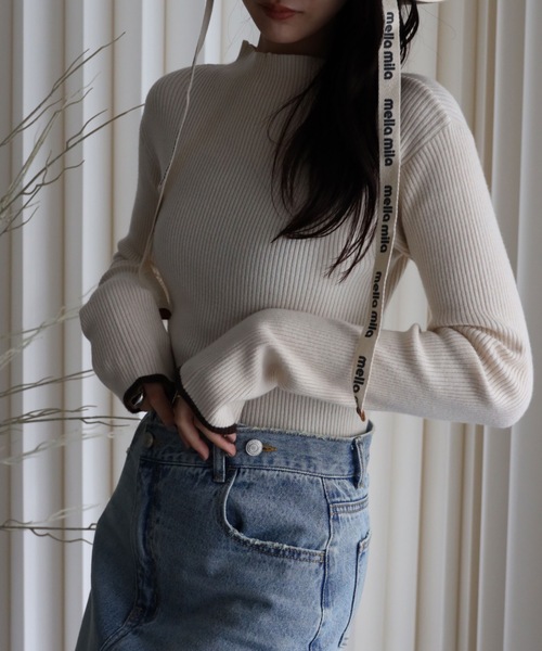 YENNA（イェンナ）の「袖配色スリットリブハイネックニット（ニット/セーター・レディース・ホワイト×ブラック/グレイッシュベージュ/アイボリー/ブラック/ブラウン・FREE）」の12枚目の写真