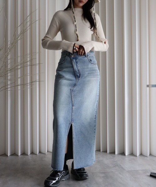 YENNA（イェンナ）の「袖配色スリットリブハイネックニット（ニット/セーター・レディース・ホワイト×ブラック/グレイッシュベージュ/アイボリー/ブラック/ブラウン・FREE）」の15枚目の写真