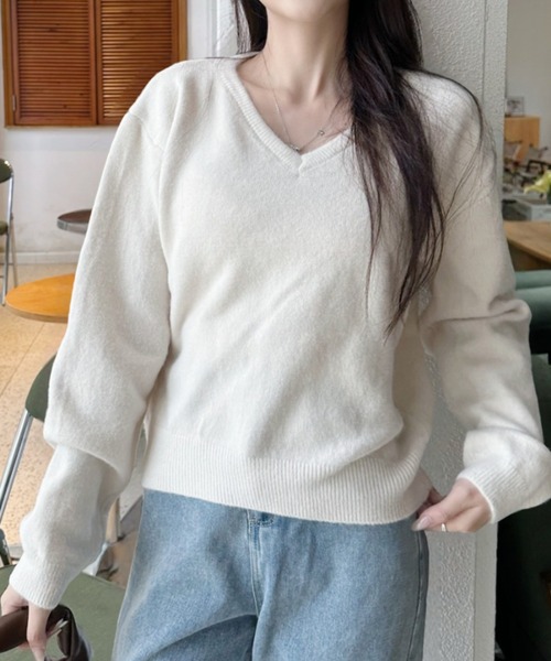 Ada.(エイダ)の「Vネック フラッフィー ニット(ニット/セーター・レディース・チャコール/イエロー/ホワイト/ブラウン/ライトブルー・FREE)」の11枚目の写真