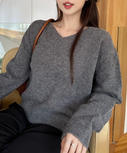 Ada.(エイダ)の「Vネック フラッフィー ニット(ニット/セーター・レディース・チャコール/イエロー/ホワイト/ブラウン/ライトブルー・FREE)」の17枚目の写真