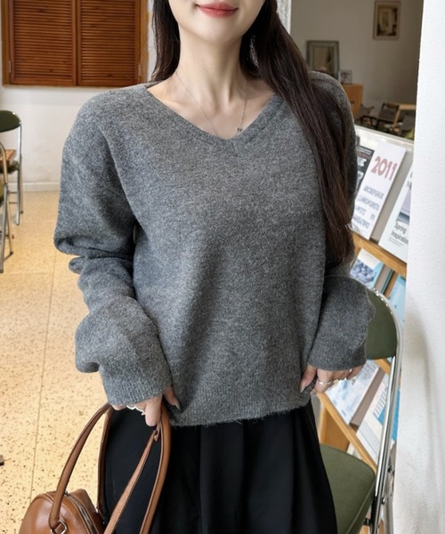 Ada.(エイダ)の「Vネック フラッフィー ニット(ニット/セーター・レディース・チャコール/イエロー/ホワイト/ブラウン/ライトブルー・FREE)」の15枚目の写真