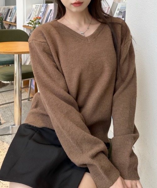 Ada.(エイダ)の「Vネック フラッフィー ニット(ニット/セーター・レディース・チャコール/イエロー/ホワイト/ブラウン/ライトブルー・FREE)」の21枚目の写真
