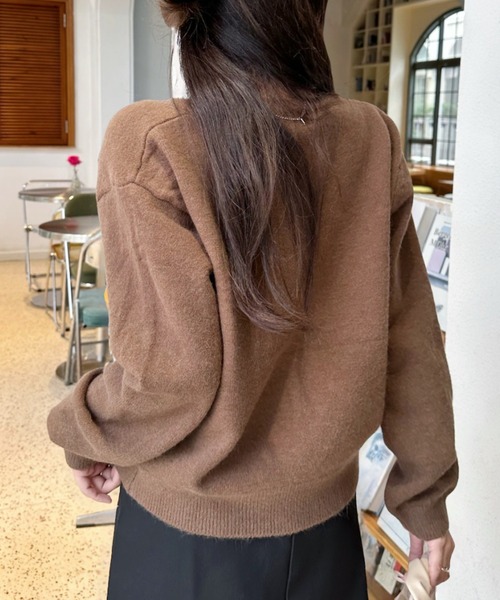 Ada.(エイダ)の「Vネック フラッフィー ニット(ニット/セーター・レディース・チャコール/イエロー/ホワイト/ブラウン/ライトブルー・FREE)」の22枚目の写真