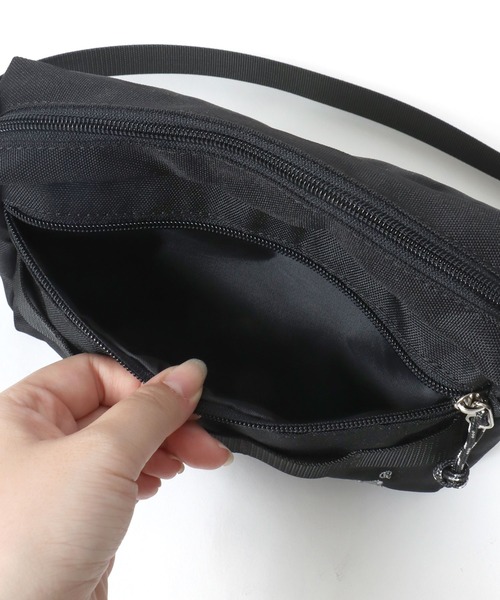 Lee（リー）の「Lee/リー 撥水 ロゴ ワンポイント刺繍 テープ付き スクエアショルダーバッグ/レディース メンズ（ショルダーバッグ・レディース・グレー/ブラック/カーキ/ベージュ・FREE）」の9枚目の写真