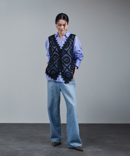 SALON adam et rope'（サロン アダム エ ロペ）の「エンブロイダリーレースジレ（ベスト・レディース・ブラック/オフホワイト・FREE）」の22枚目の写真