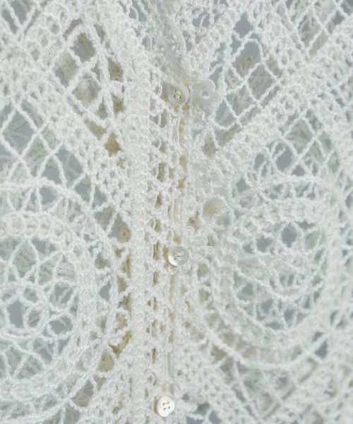 SALON adam et rope'（サロン アダム エ ロペ）の「エンブロイダリーレースジレ（ベスト・レディース・ブラック/オフホワイト・FREE）」の6枚目の写真