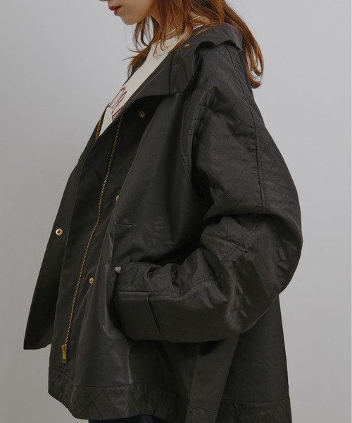palm RICHE（ポームリシュ）の「キルティング切り替えスタンドカラービッグアウター（ステンカラーコート・レディース・ブラック/ベージュ・M）」の6枚目の写真