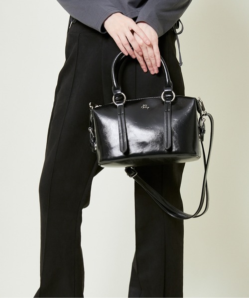 GORGE(ゴージ)の「《高見えレザー風×万能サイズ》エレガンス2WAYボストンバッグ ショルダー・ハンド両用◎(ボストンバッグ・レディース・ブラック/ブラウン/アイボリー・F)」の5枚目の写真