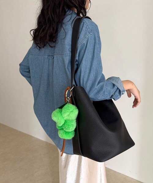 fredy emue（フレディエミュ）の「マスカットチャーム（チャーム・レディース・パープル/ライトグリーン・FREE）」の3枚目の写真