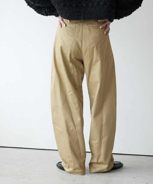 IENA LA BOUCLE（イエナラブークル）の「IENA LA BOUCLE ハイカウントツイルバレルパンツ（その他パンツ・レディース・ベージュ/グリーン・34/36/38/40）」の13枚目の写真