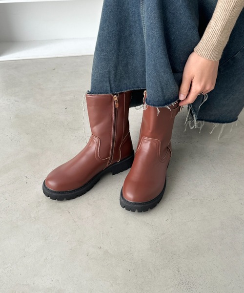 CLEA(クレア)の「エンジニアショートブーツ(ブーツ・レディース・ブラウン/ブラック・23.5cm/24.5cm)」の12枚目の写真