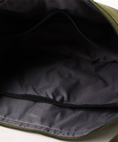 CHROME(クローム)の「CHROME/クローム ショルダーバッグ YOYOGI 14L MESSENGER ヨヨギ 14L メッセンジャー BG384MOSS(ショルダーバッグ・メンズ・モスグリーン・FREE)」の4枚目の写真