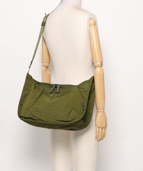 CHROME(クローム)の「CHROME/クローム ショルダーバッグ YOYOGI 14L MESSENGER ヨヨギ 14L メッセンジャー BG384MOSS(ショルダーバッグ・メンズ・モスグリーン・FREE)」の5枚目の写真
