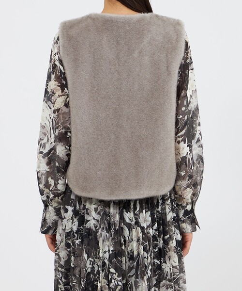 セール】エコファーVネックジレ（ベスト）｜EPOCA（エポカ）の