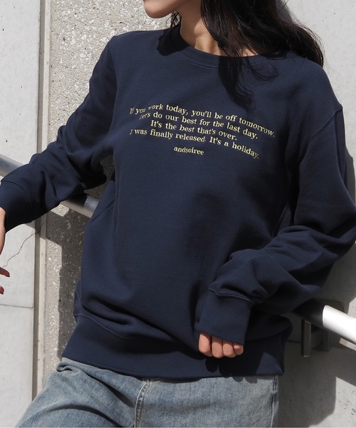 &soiree(アンドソワレ)の「【&soiree】メッセージ刺繍裏毛スウェットクルーネックプルオーバー(スウェット・レディース・杢グレー/ベージュ/ネイビー・FREE)」の11枚目の写真