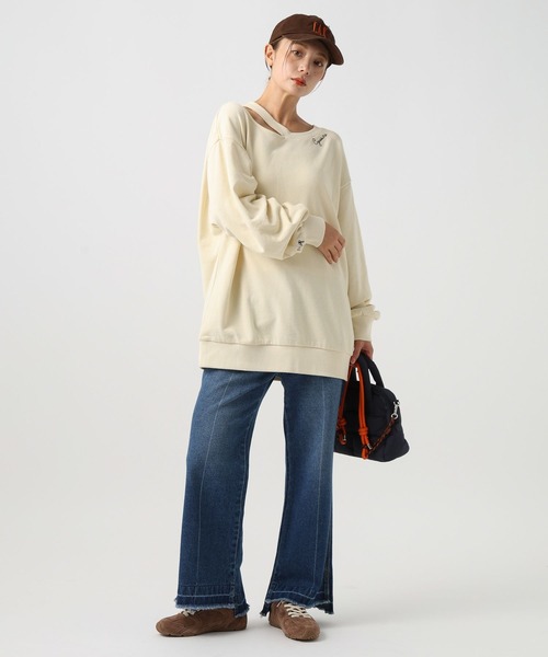 BAYFLOW（ベイフロー）の「[デザインスウェット]スリットデザインチュニック（スウェット・レディース・ネイビー/イエロー/アイボリー・FREE）」の11枚目の写真