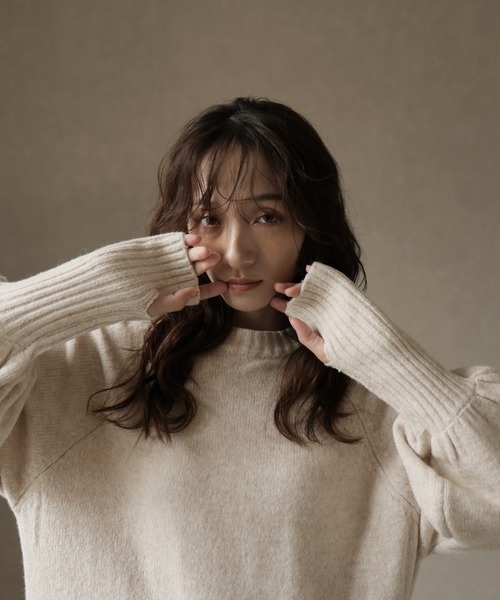 Ulysses(ユリシス)の「指ぬきボリューム袖クルーメランジニットワンピ(ワンピース・レディース・ブラウン/チャコール/ナチュラル・M)」の19枚目の写真