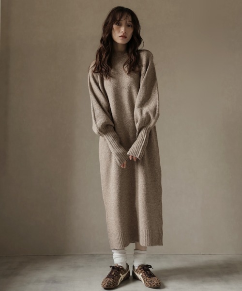 Ulysses(ユリシス)の「指ぬきボリューム袖クルーメランジニットワンピ(ワンピース・レディース・ブラウン/チャコール/ナチュラル・M)」の22枚目の写真