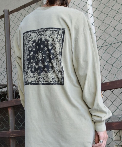DOUBLE STEAL(ダブルスティール)の「バンダナ プリント ロンT 天竺 ピグメント加工(Tシャツ/カットソー・メンズ・オフホワイト/カーキ/ブラック/バーガンディー・LARGE/MEDIUM)」の3枚目の写真