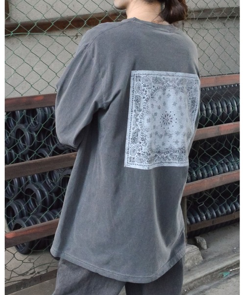 DOUBLE STEAL(ダブルスティール)の「バンダナ プリント ロンT 天竺 ピグメント加工(Tシャツ/カットソー・メンズ・オフホワイト/カーキ/ブラック/バーガンディー・LARGE/MEDIUM)」の8枚目の写真
