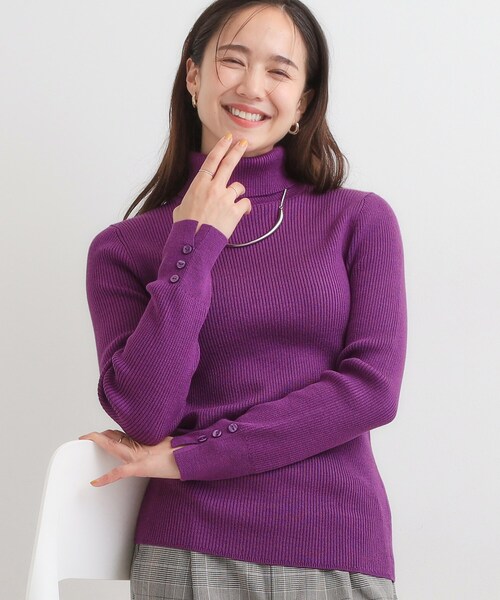 SHOO・LA・RUE（シューラルー）の「【絶妙なゆるピタ/洗濯機可】ちくちくしにくい リブタートルネック やわらかニット【CIRCRIC】（ニット/セーター・レディース・ライトグレー/グリーン系/ブラック/レッド系1/ホワイト系5/オフホワイト/チャコールグレー/ライトパープル/ブルー系その他・02/03/04/01）」の8枚目の写真