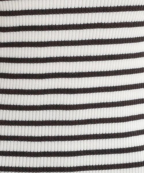 SHOO・LA・RUE（シューラルー）の「【絶妙なゆるピタ/洗濯機可】ちくちくしにくい リブタートルネック やわらかニット【CIRCRIC】（ニット/セーター・レディース・ライトグレー/グリーン系/ブラック/レッド系1/ホワイト系5/オフホワイト/チャコールグレー/ライトパープル/ブルー系その他・02/03/04/01）」の14枚目の写真