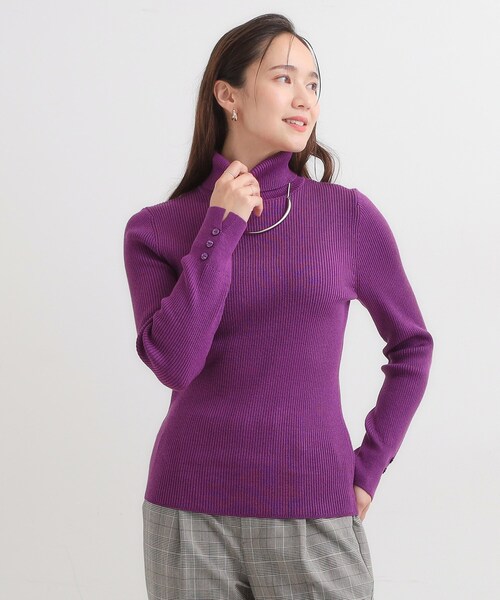 SHOO・LA・RUE（シューラルー）の「【絶妙なゆるピタ/洗濯機可】ちくちくしにくい リブタートルネック やわらかニット【CIRCRIC】（ニット/セーター・レディース・ライトグレー/グリーン系/ブラック/レッド系1/ホワイト系5/オフホワイト/チャコールグレー/ライトパープル/ブルー系その他・02/03/04/01）」の15枚目の写真