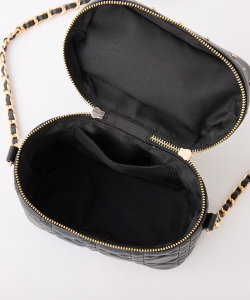 one after another NICE CLAUP（ワンアフターアナザーナイスクラップ）の「エンブレム付きキルティングバニティーバッグ（ショルダーバッグ・レディース・アイボリー/ホワイト×ブラック/ブラック/ピンク・FREE）」の15枚目の写真