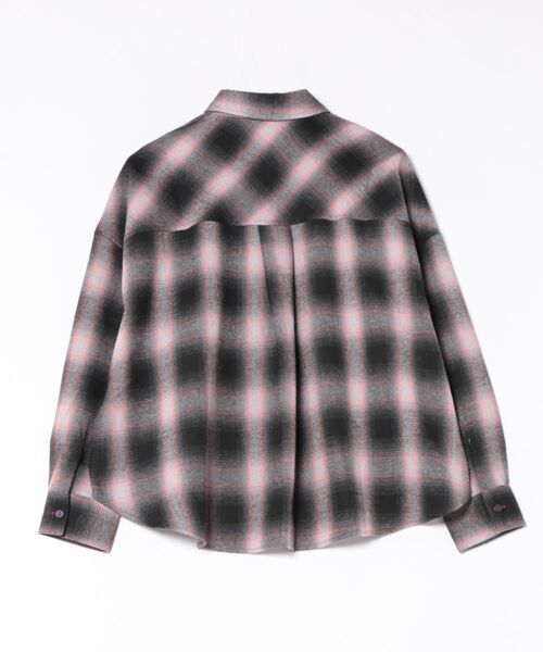 Q（キュー）の「シャドーチェックオーバーサイズシャツ（シャツ/ブラウス・レディース・ピンク系その他/グリーン系その他・MEDIUM）」の15枚目の写真