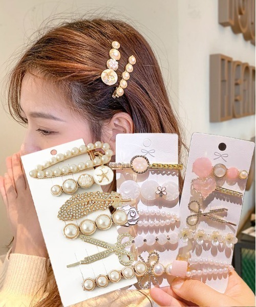 薔薇とキラキラのヘアピン  ３個セット ヘアクリップ⭐️⭐️ハンドメイド 薔薇とキラキラのヘアピン 3個セット ヘアクリップハンドメイド