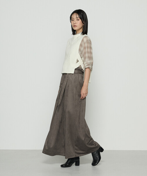 Gabardine K.T（ギャバジンケーティー）の「シアーボイルチェック ドロストシアーシャツ（シャツ/ブラウス・レディース・ベージュ/チャコール・9号）」の7枚目の写真