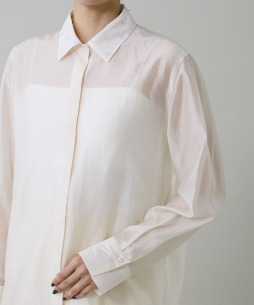 INED(イネド)の「ミクスチャー分繊 ラメドットブラウス(シャツ/ブラウス・レディース・アイボリー/ネイビー・9号/11号)」の11枚目の写真