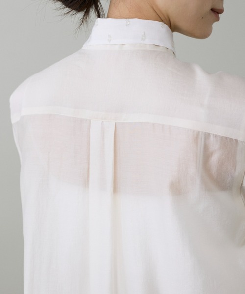 INED(イネド)の「ミクスチャー分繊 ラメドットブラウス(シャツ/ブラウス・レディース・アイボリー/ネイビー・9号/11号)」の14枚目の写真