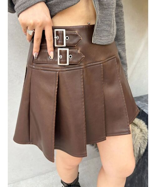 EVRIS（エヴリス）の「ヴィンテージライクプリーツミニスカート【セットアップ着用可能】（スカート・レディース・ブラック/ブラウン・SMALL/MEDIUM）」の15枚目の写真