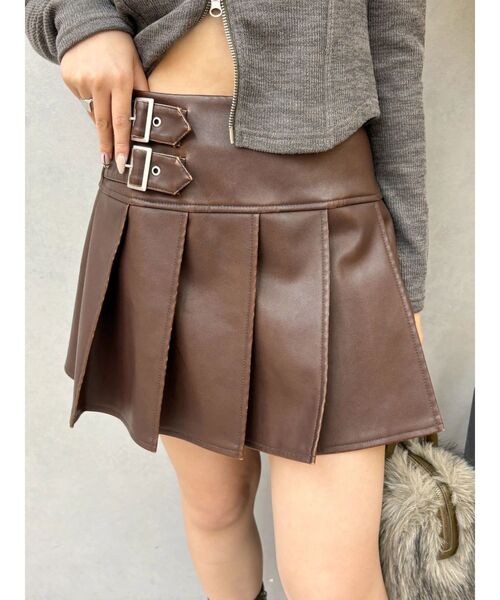 EVRIS（エヴリス）の「ヴィンテージライクプリーツミニスカート【セットアップ着用可能】（スカート・レディース・ブラック/ブラウン・SMALL/MEDIUM）」の16枚目の写真