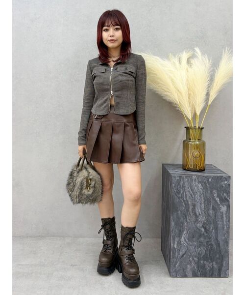 EVRIS（エヴリス）の「ヴィンテージライクプリーツミニスカート【セットアップ着用可能】（スカート・レディース・ブラック/ブラウン・SMALL/MEDIUM）」の18枚目の写真