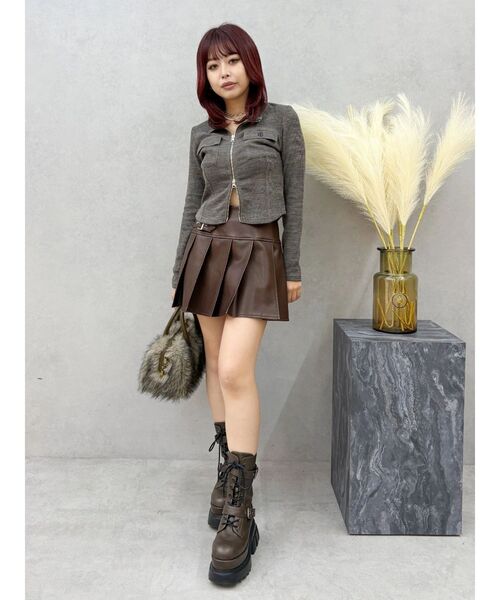 EVRIS（エヴリス）の「ヴィンテージライクプリーツミニスカート【セットアップ着用可能】（スカート・レディース・ブラック/ブラウン・SMALL/MEDIUM）」の19枚目の写真