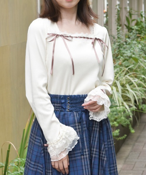 axes femme(アクシーズファム)の「リボン付スクエアネックPO(Tシャツ/カットソー・レディース・ホワイト/モカ/ミント・FREE)」の2枚目の写真