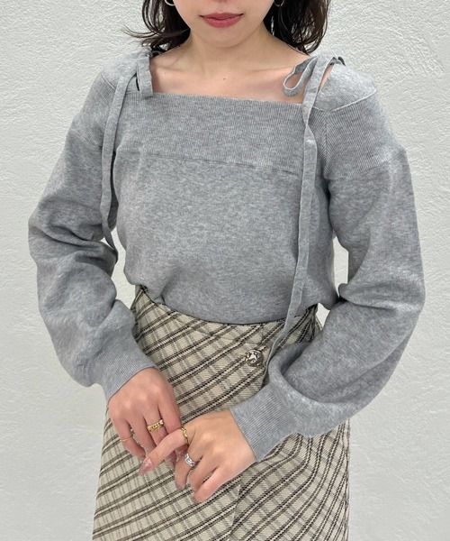 31 Sons de mode（トランテアン　ソン　ドゥ　モード）の「2025秋冬新作 レースオフショルダーニット（ニット/セーター・レディース・グレー/オフホワイト/イエロー・ﾌﾘ-）」の3枚目の写真