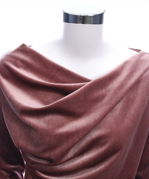 CLEAR BASIC（クリアベーシック）の「ベロアドレープトップス[大人 フェミニン 上品]≪AW新作≫（Tシャツ/カットソー・レディース・ライトベージュ/チャコールグレー/モカ/ピンク・F）」の18枚目の写真