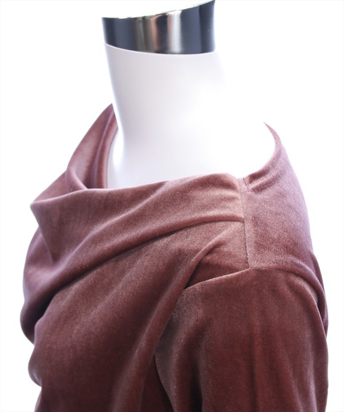 CLEAR BASIC（クリアベーシック）の「ベロアドレープトップス[大人 フェミニン 上品]≪AW新作≫（Tシャツ/カットソー・レディース・ライトベージュ/チャコールグレー/モカ/ピンク・F）」の19枚目の写真