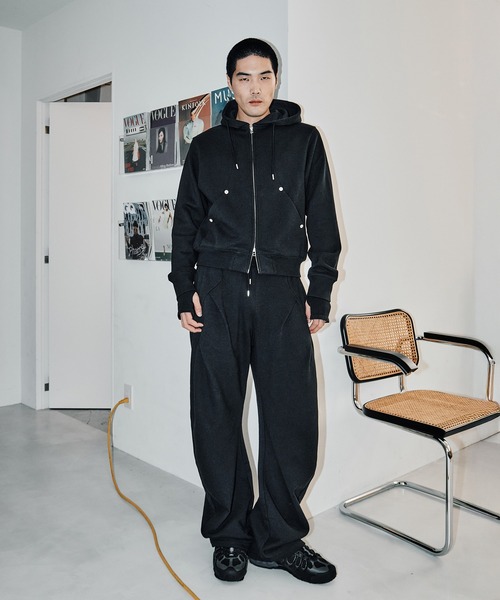 CONZ（コンズ）の「SHORT ZIP HOODIE/ショートジップフーディー/スウェット/冷房対策/NVRFRGT/CONZ（パーカー・メンズ・ホワイト/グレー/ブラック・1/3/2）」の13枚目の写真