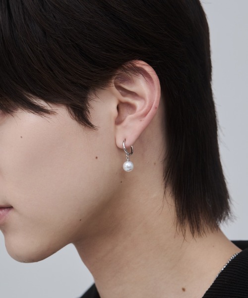 WYZ surgical stainless(ダブリューワイジィーサージカルステンレス)の「【 金属アレルギー対応 】パール フープピアス サージカルステンレス(両耳用)(ピアス(両耳用)・メンズ・シルバー・FREE)」の3枚目の写真