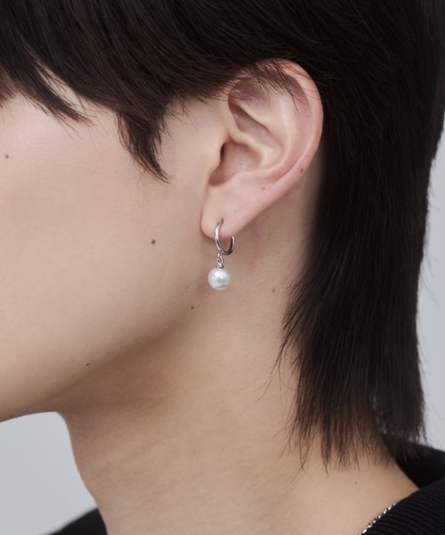 WYZ surgical stainless(ダブリューワイジィーサージカルステンレス)の「【 金属アレルギー対応 】パール フープピアス サージカルステンレス(両耳用)(ピアス(両耳用)・メンズ・シルバー・FREE)」の6枚目の写真